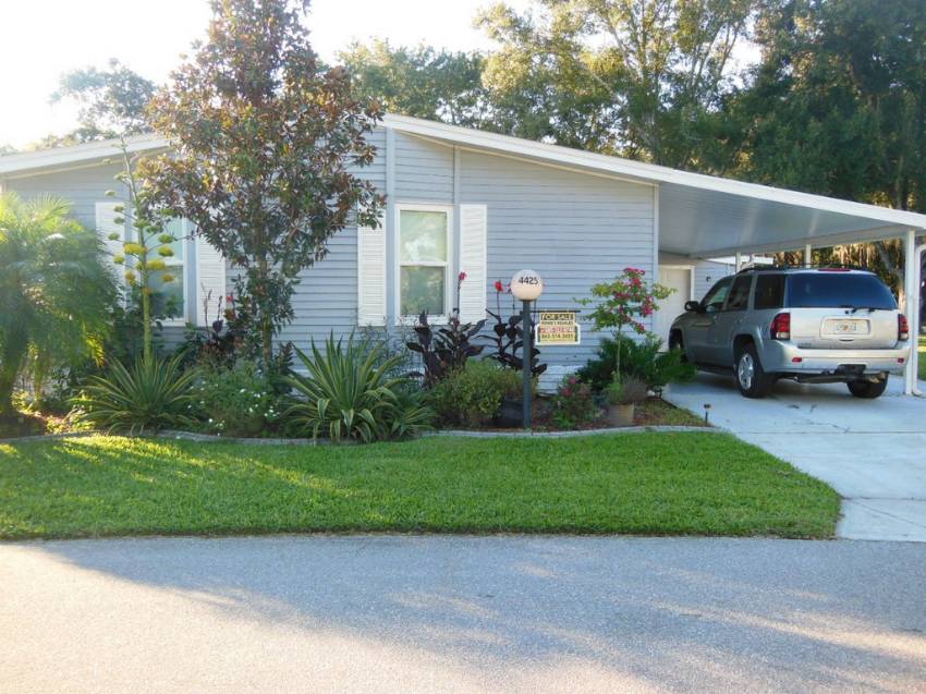 Lakeland, FL Mobile Home for Sale located at 4425 Arlington Park Dr Schalamar Creek Golf & Country Club